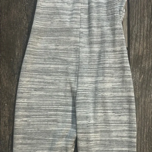 Gray Hooded Sleeveless Jumpsuit - Picture 6 of 6